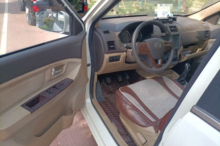 Used BAIC Weiwang M30 2015 1.5L Basic Version DAM15 Driver Seat