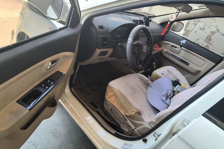 Used BAIC Weiwang M30 2015 1.5L Basic Version DAM15 Driver Seat