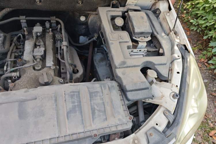 Used BAIC Weiwang M30 2015 1.5L Comfort version DAM15 Engine Bay Left
