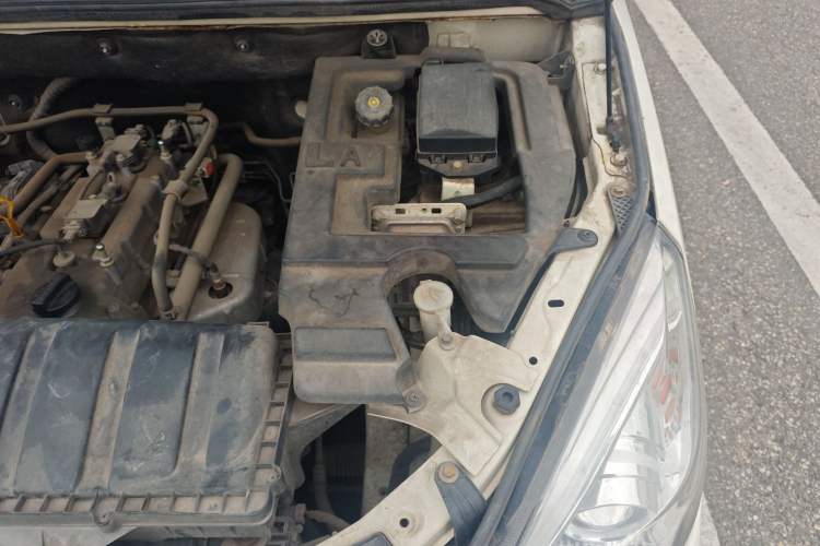 Used BAIC Weiwang M30 2015 1.5L Basic Version DAM15 Engine Bay Left