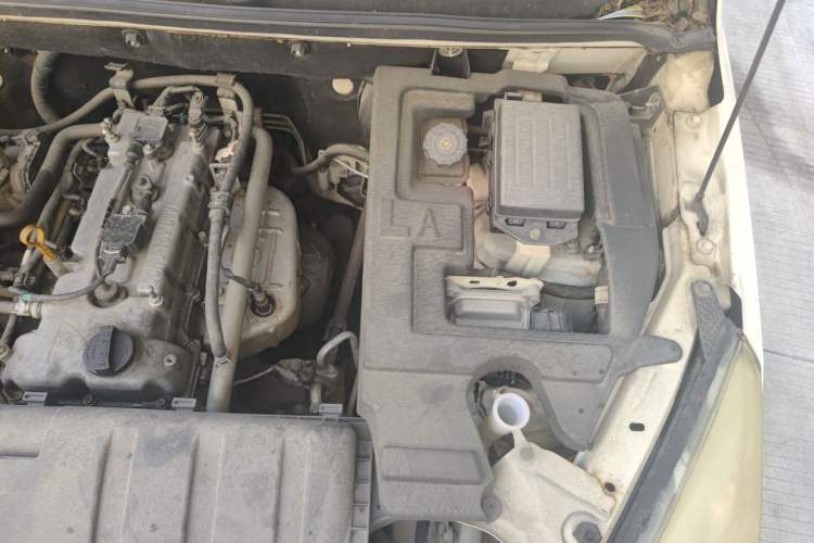 Used BAIC Weiwang M30 2015 1.5L Basic Version BJ415B Engine Bay Left