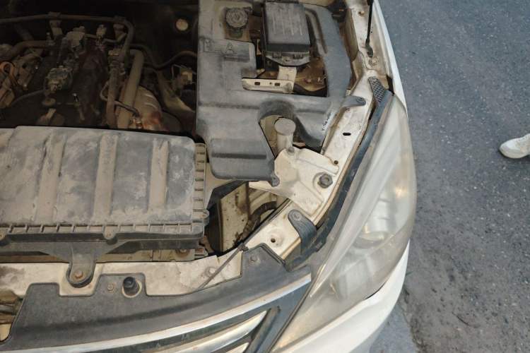 Used BAIC Weiwang M30 2015 1.5L Basic Version DAM15 Engine Bay Left