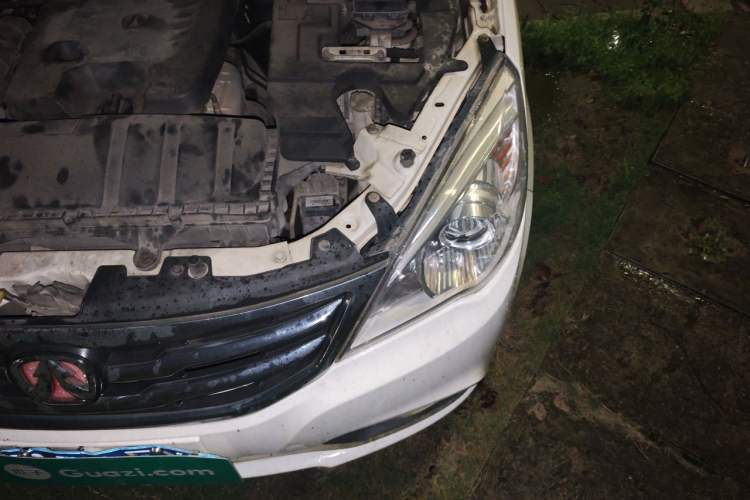 Used BAIC Weiwang M30 2015 1.5L Comfort version DAM15 Engine Bay Left