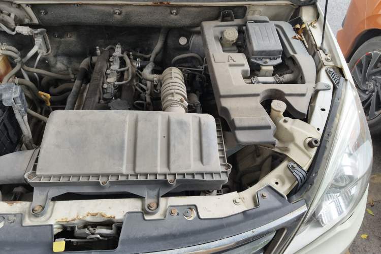 Used BAIC Weiwang M30 2015 1.5L Basic Version BJ415B Engine Bay Left