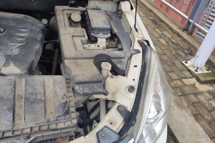 Used BAIC Weiwang M30 2015 1.5L Comfort version DAM15 Engine Bay Left