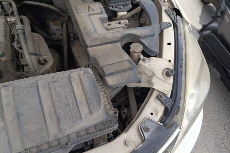 Used BAIC Weiwang M30 2015 1.5L Comfort Version BJ415B Engine Bay Left