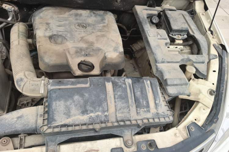 Used BAIC Weiwang M30 2015 1.5L Basic Version BJ415B Engine Bay Left