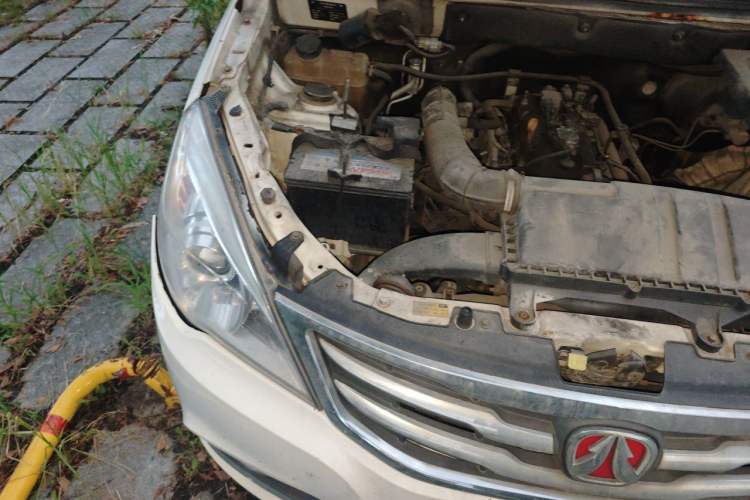 Used BAIC Weiwang M30 2015 1.5L Basic Version DAM15 Engine Bay Right