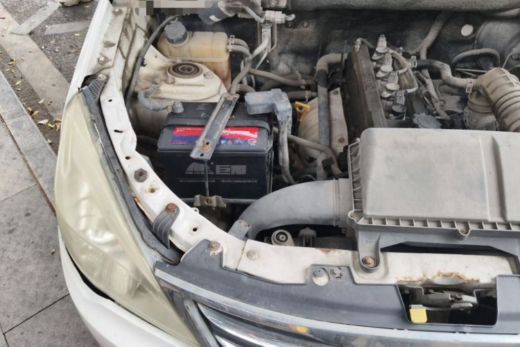 Used BAIC Weiwang M30 2015 1.5L Basic Version BJ415B Engine Bay Right
