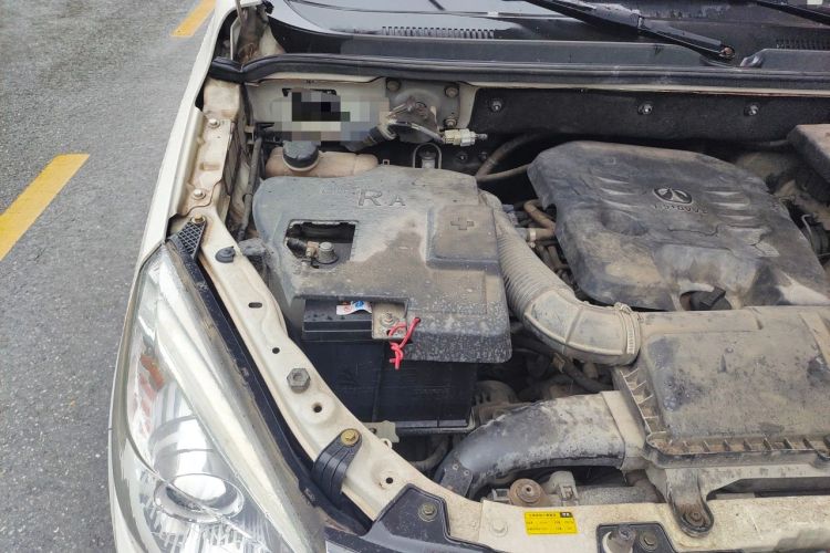 Used BAIC Weiwang M30 2015 1.5L Comfort version DAM15 Engine Bay Right