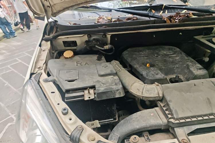 Used BAIC Weiwang M30 2015 1.5L Basic Version DAM15 Engine Bay Right