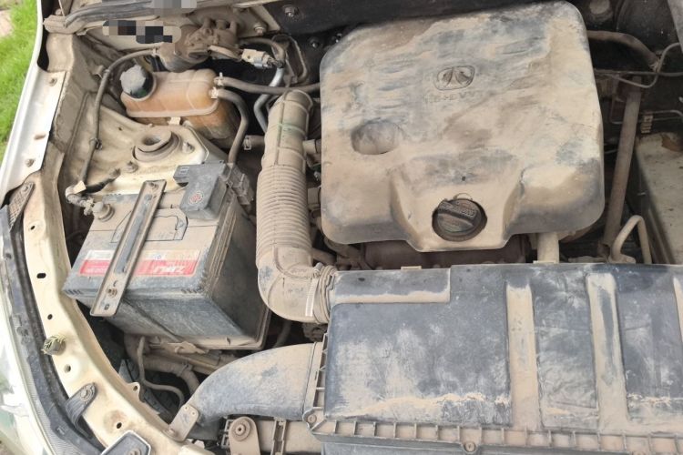 Used BAIC Weiwang M30 2015 1.5L Basic Version BJ415B Engine Bay Right