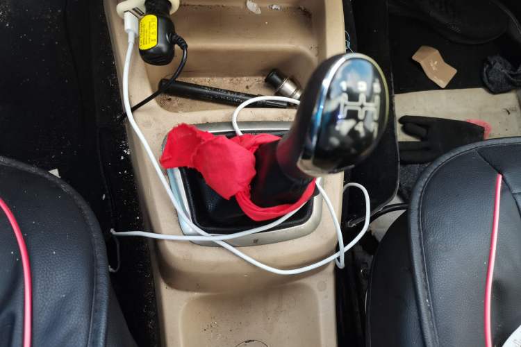 Used BAIC Weiwang M30 2015 1.5L Basic Version DAM15 Gear Lever
