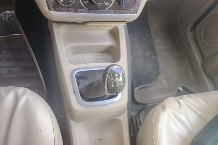 Used BAIC Weiwang M30 2015 1.5L Basic Version BJ415B Gear Lever