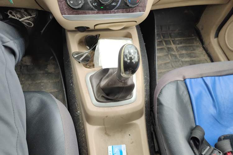 Used BAIC Weiwang M30 2015 1.5L Comfort version DAM15 Gear Lever