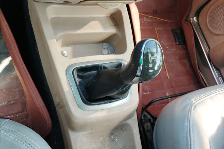 Used BAIC Weiwang M30 2015 1.5L Comfort version DAM15 Gear Lever