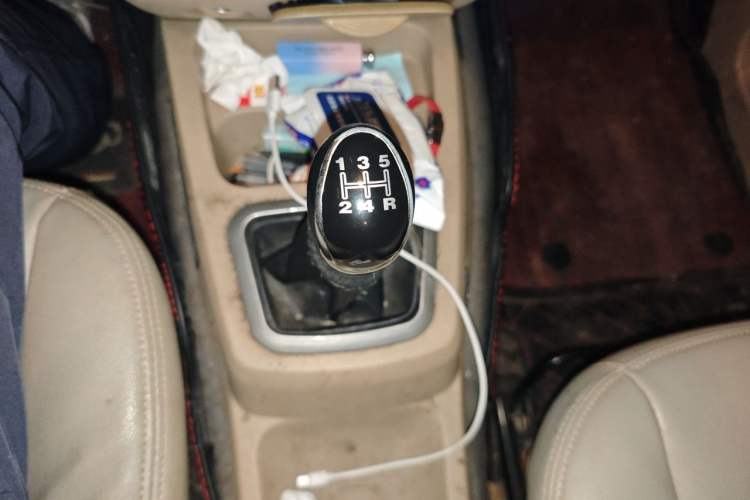 Used BAIC Weiwang M30 2015 1.5L Comfort version DAM15 Gear Lever