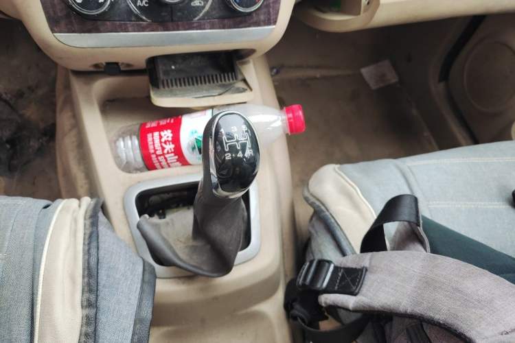 Used BAIC Weiwang M30 2015 1.5L Comfort version DAM15 Gear Lever