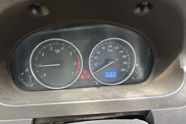 Used BAIC Weiwang M30 2015 1.5L Comfort version DAM15 Instrument Cluster