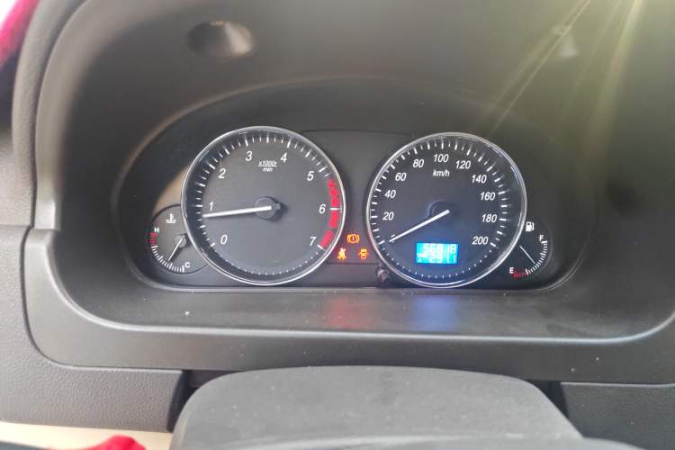 Used BAIC Weiwang M30 2015 1.5L Comfort version DAM15 Instrument Cluster