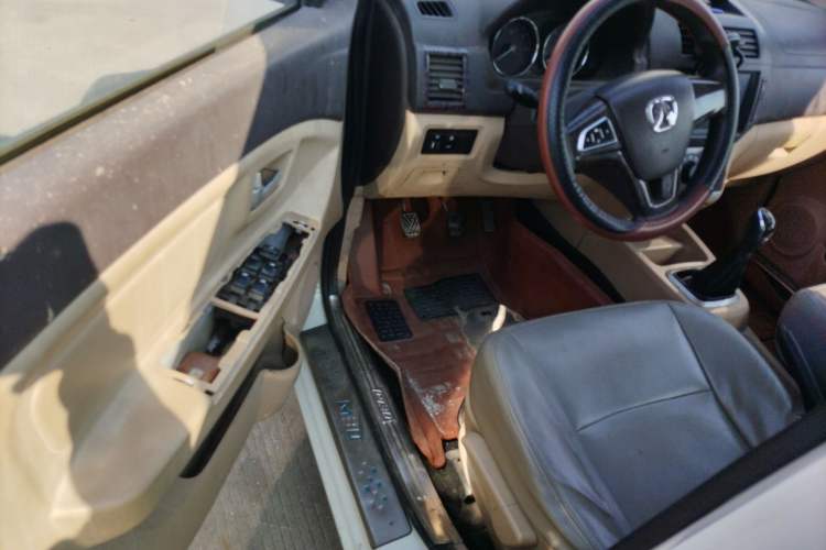 Used BAIC Weiwang M30 2015 1.5L Comfort version DAM15 Interior 3
