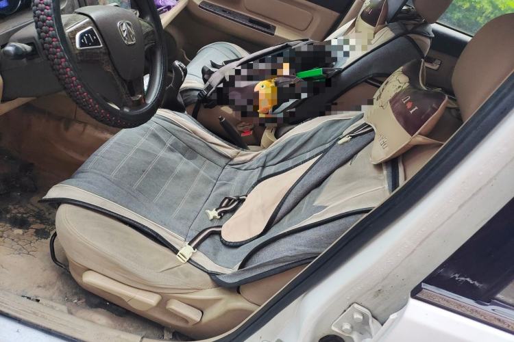 Used BAIC Weiwang M30 2015 1.5L Comfort version DAM15 Left Front Seat
