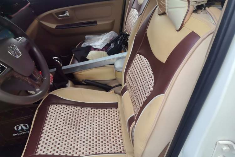 Used BAIC Weiwang M30 2015 1.5L Comfort version DAM15 Left Front Seat