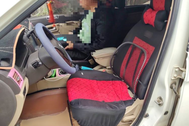 Used BAIC Weiwang M30 2015 1.5L Basic Version DAM15 Left Front Seat