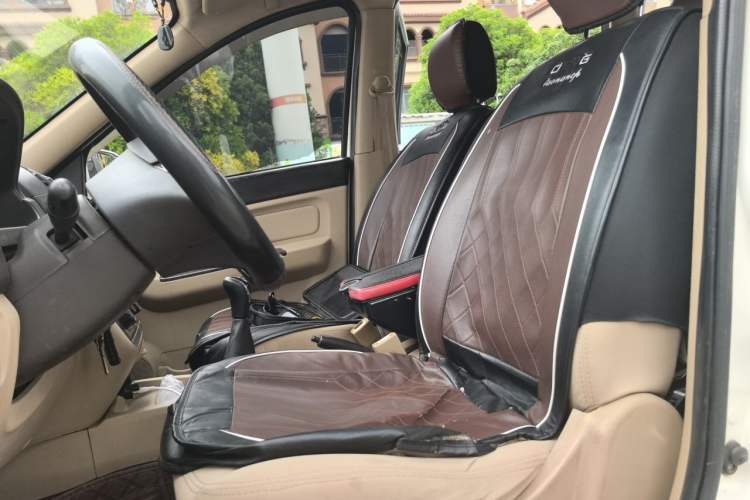 Used BAIC Weiwang M30 2015 1.5L Basic Version BJ415B Left Front Seat