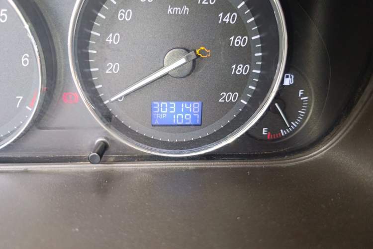Used BAIC Weiwang M30 2015 1.5L Comfort Version BJ415B Odometer Close Up