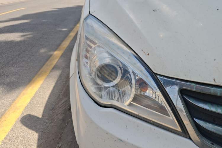 Used BAIC Weiwang M30 2015 1.5L Comfort version DAM15 Right Front Headlight