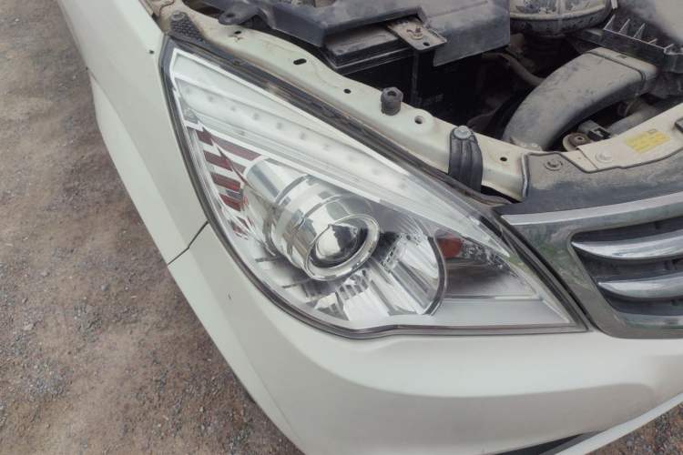Used BAIC Weiwang M30 2015 1.5L Basic Version DAM15 Right Front Headlight