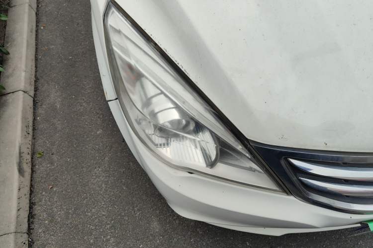 Used BAIC Weiwang M30 2015 1.5L Comfort version DAM15 Right Front Headlight