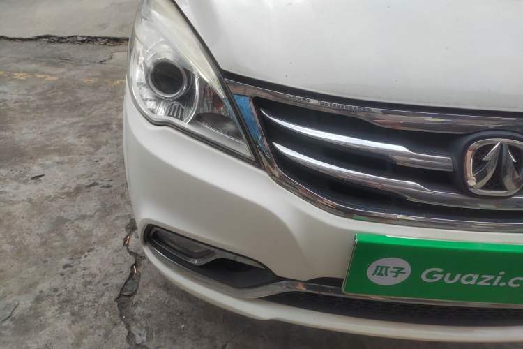 Used BAIC Weiwang M30 2015 1.5L Comfort version DAM15 Right Front Headlight