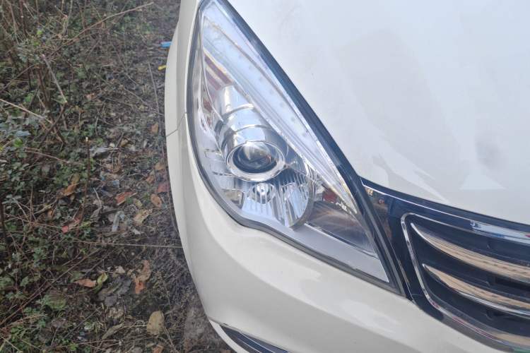 Used BAIC Weiwang M30 2015 1.5L Comfort version DAM15 Right Front Headlight