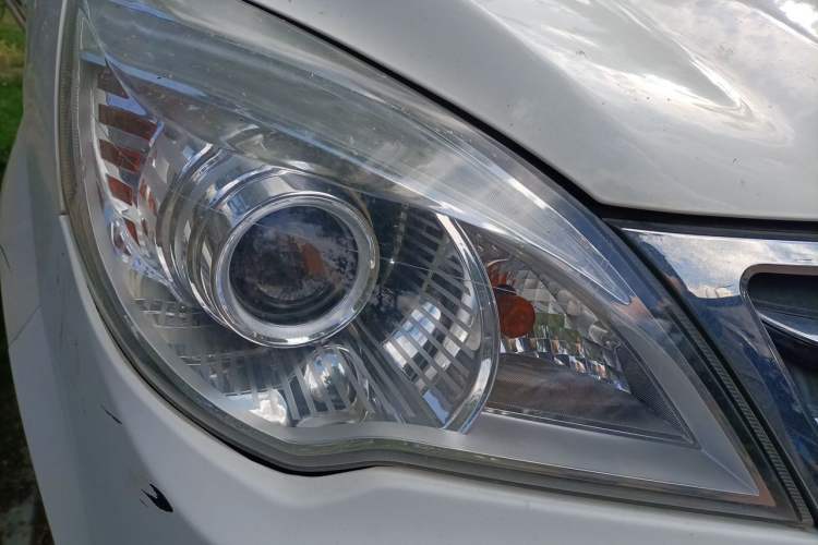 Used BAIC Weiwang M30 2015 1.5L Basic Version DAM15 Right Front Headlight