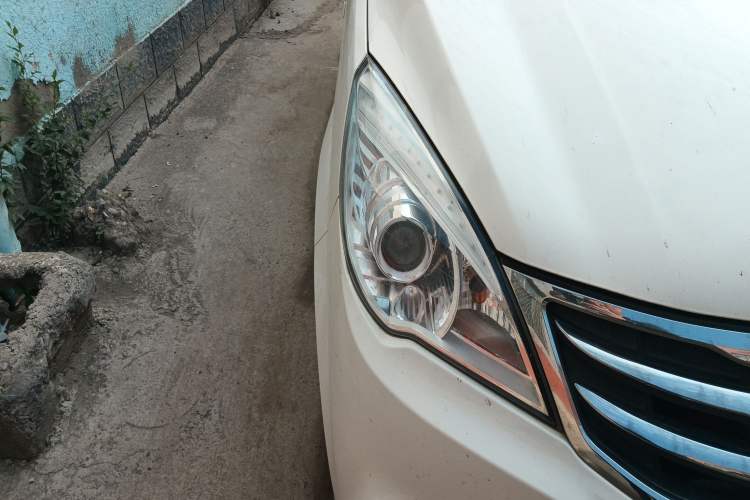 Used BAIC Weiwang M30 2015 1.5L Comfort version DAM15 Right Front Headlight