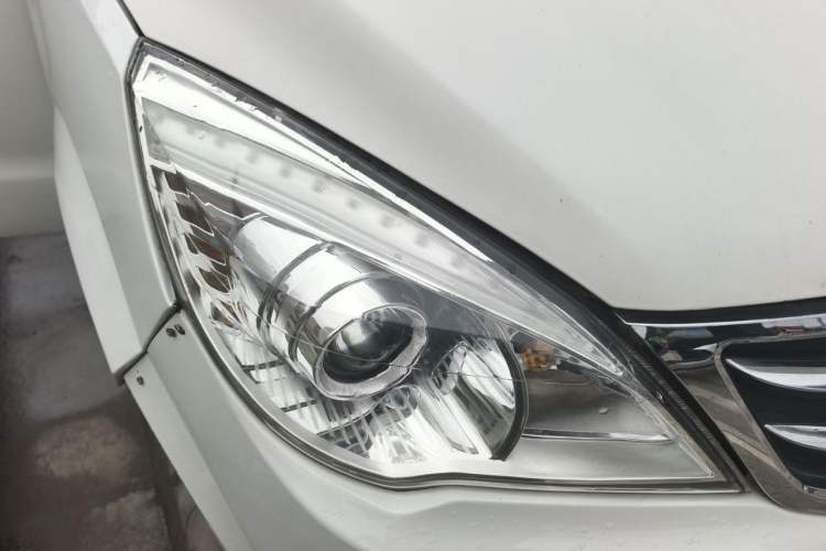 Used BAIC Weiwang M30 2015 1.5L Basic Version BJ415B Right Front Headlight