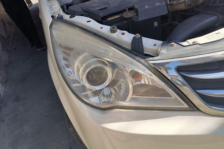 Used BAIC Weiwang M30 2015 1.5L Basic Version DAM15 Right Front Headlight