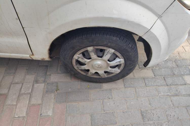 Used BAIC Weiwang M30 2015 1.5L Basic Version DAM15 Right Front Wheel Hub