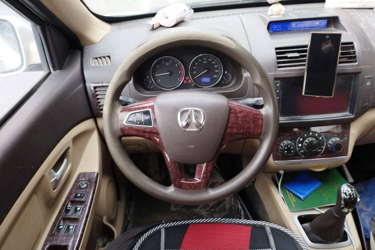 Used BAIC Weiwang M30 2015 1.5L Comfort Version BJ415B Steering Wheel