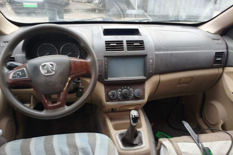 Used BAIC Weiwang M30 2015 1.5L Comfort version DAM15 Audio And AC Panel