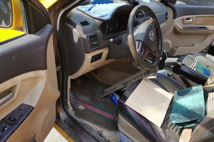 Used BAIC Weiwang M30 2015 1.5L Basic Version DAM15 Driver Seat