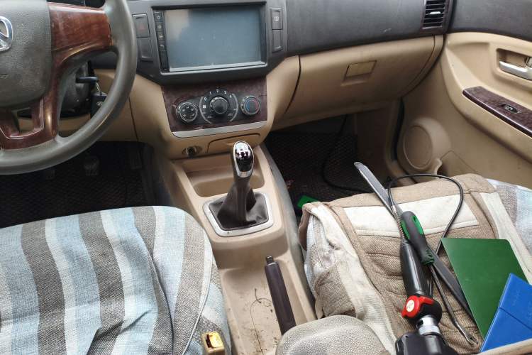 Used BAIC Weiwang M30 2015 1.5L Comfort version DAM15 Gear Lever