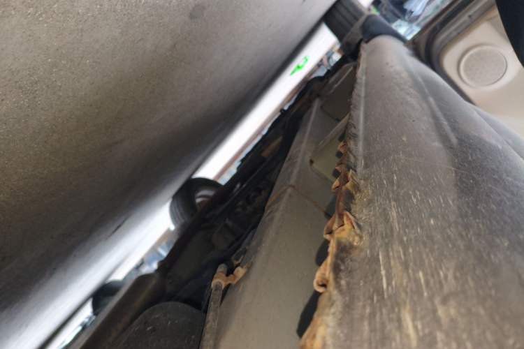 Used BAIC Weiwang M30 2015 1.5L Comfort version DAM15 Left Side Sill