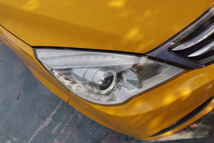 Used BAIC Weiwang M30 2015 1.5L Basic Version DAM15 Right Front Headlight