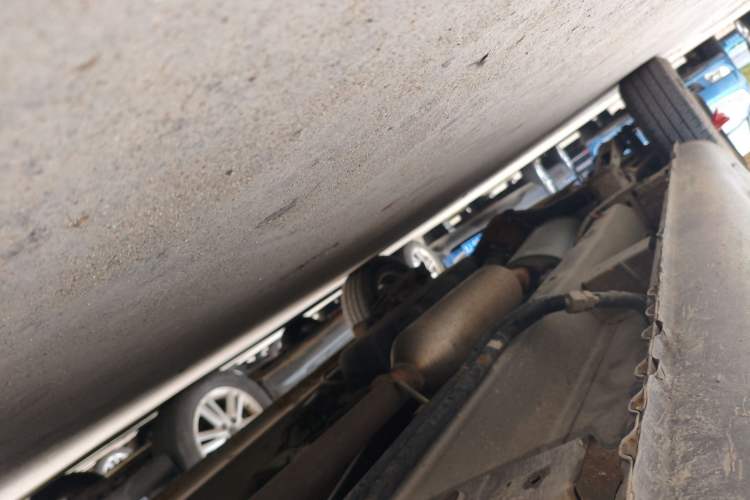 Used BAIC Weiwang M30 2015 1.5L Comfort version DAM15 Right Side Sill