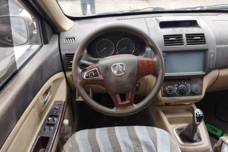 Used BAIC Weiwang M30 2015 1.5L Comfort version DAM15 Steering Wheel