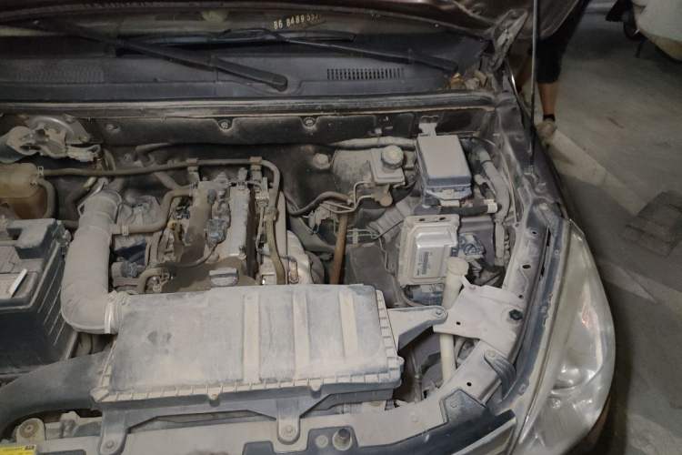 Used BAIC Weiwang M30 2017 1.5L M30S Standard DAM15DL Engine Bay Left
