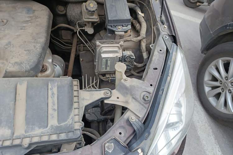 Used BAIC Weiwang M30 2017 1.5L M30S Standard DAM15DL Engine Bay Left